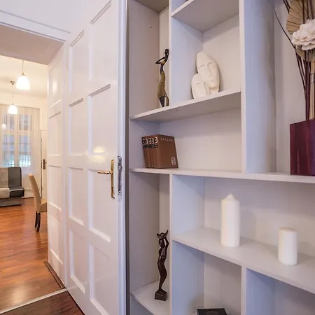 Grande Apartment